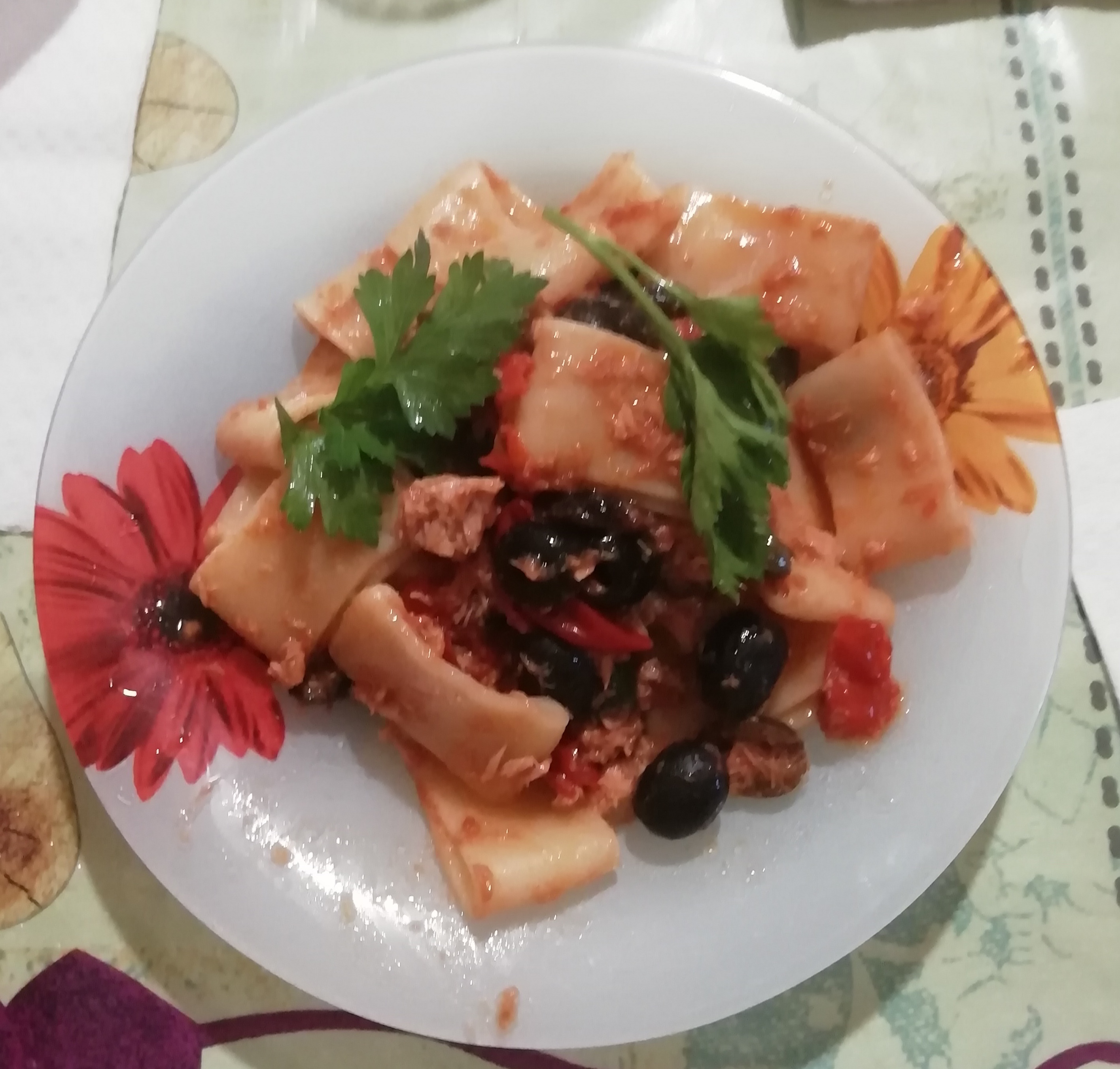 Photo of Calamarata con tonno,pomodorini e olive